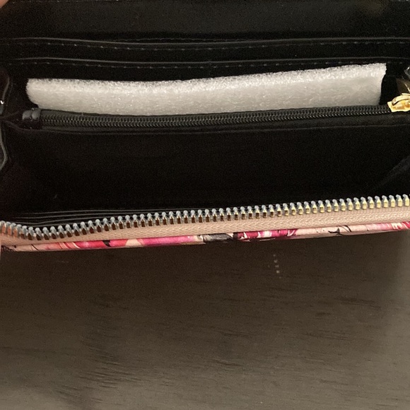 Betsey Johnson checkbook wallet - Picture 5 of 7